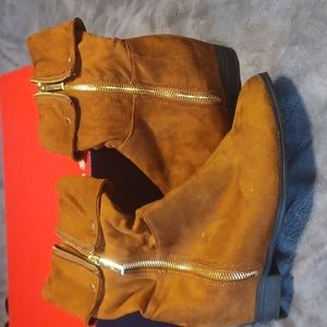 WOMENS Boots